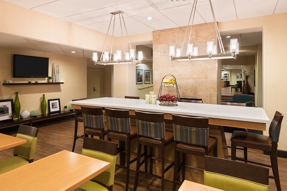 Hampton Inn White Plains Tarrytown - photo 4