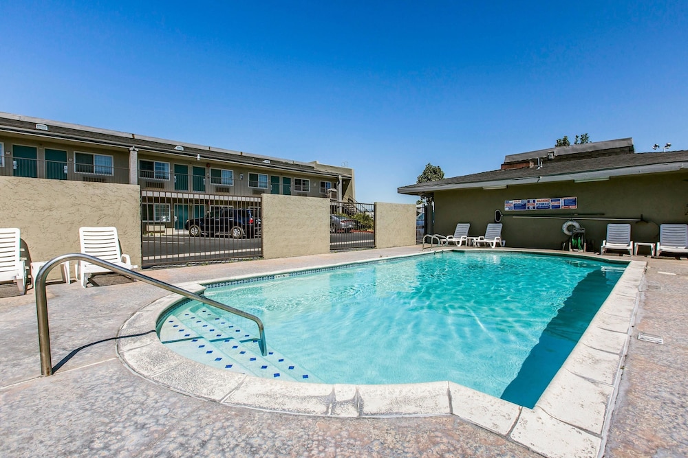 Rodeway Inn Ontario Airport Mills - photo 15