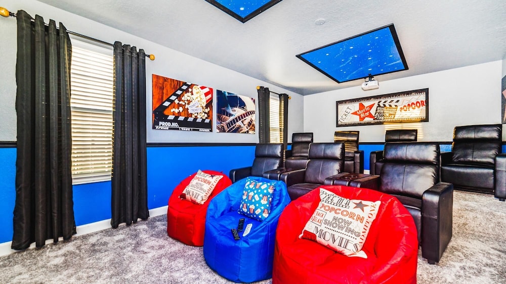 Stunning 8BR Theater Pool w Greenview - photo 27