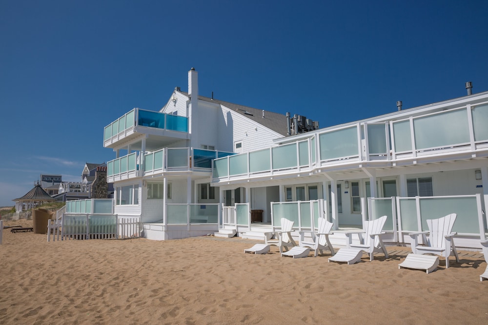 Blue Inn on The Beach - photo 28