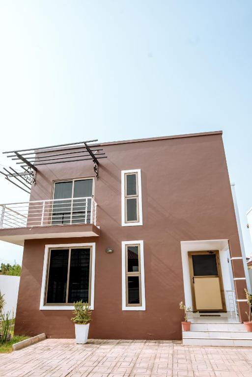 Baldwin Beauty House — 4-Star Luxury Hotel in Accra, Ghana