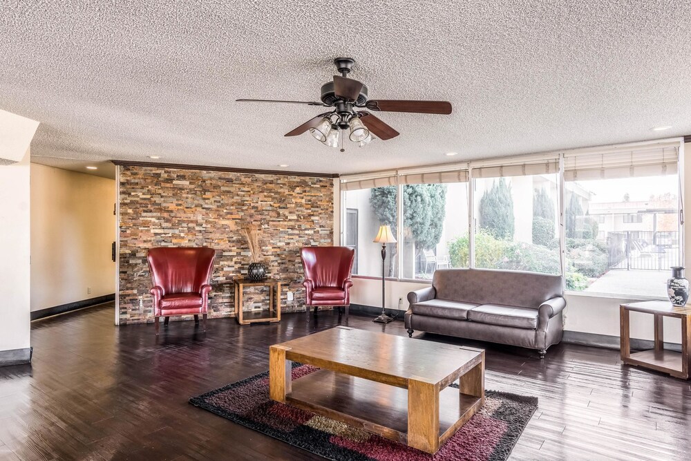 Rodeway Inn & Suites Fresno - photo 5