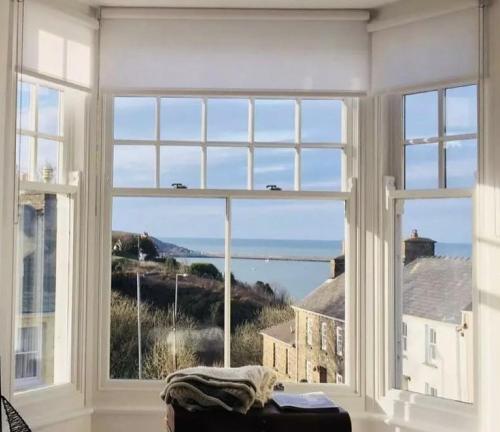 A stunning 2 bed apartment — 4-Star Luxury Hotel in Fishguard, United Kingdom