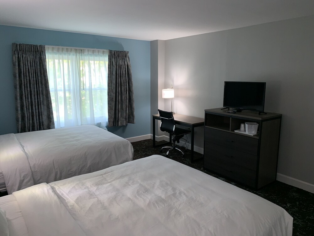 The Inn On Broadway - photo 16