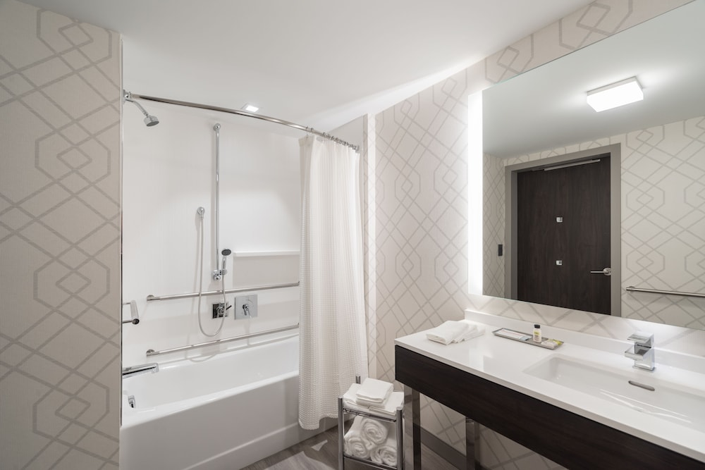 Holiday Inn Boston Logan Airport Chelsea by IHG - photo 12