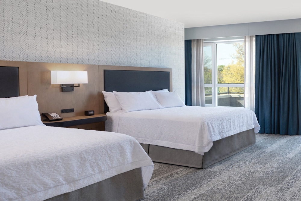 Hampton Inn & Suites Watertown Boston - photo 12