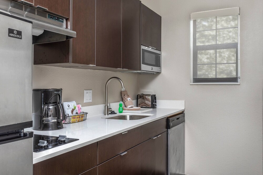 Towneplace Suites Charlotte Arrowood - photo 11