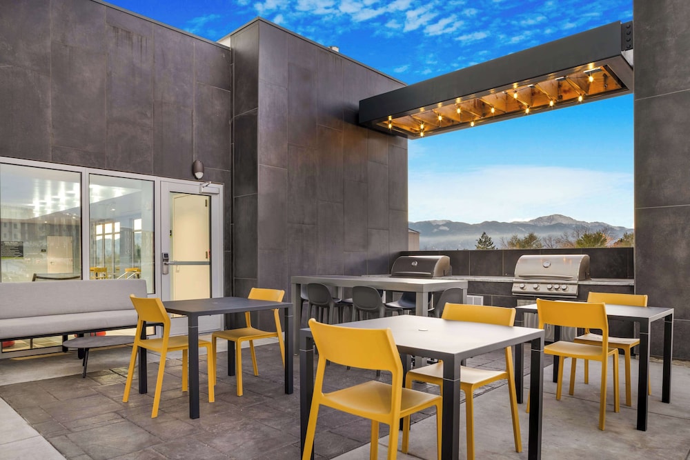 Home2 Suites by Hilton Colorado Springs Airport - photo 43