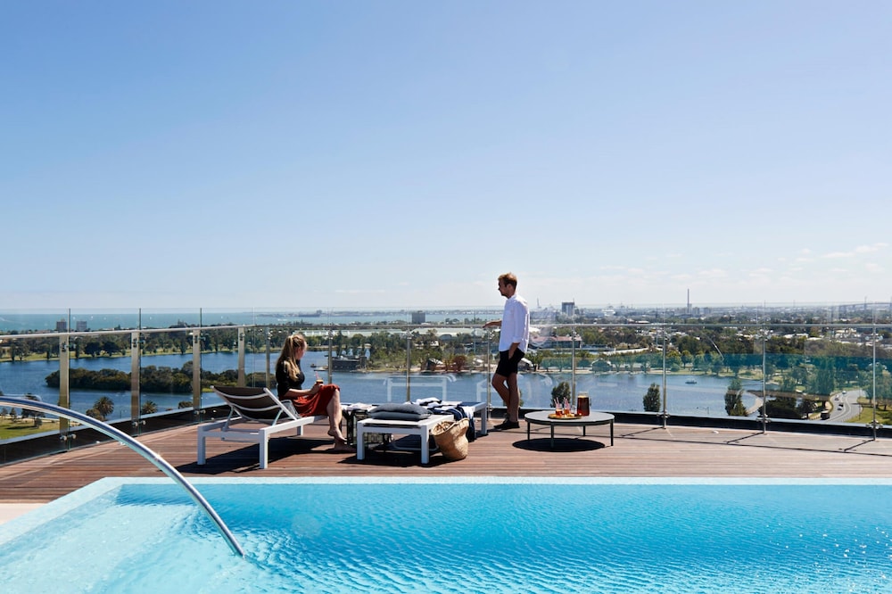 Tyrian Serviced Apartments Albert Park Lake — 4-Star Luxury Hotel in Melbourne, Australia