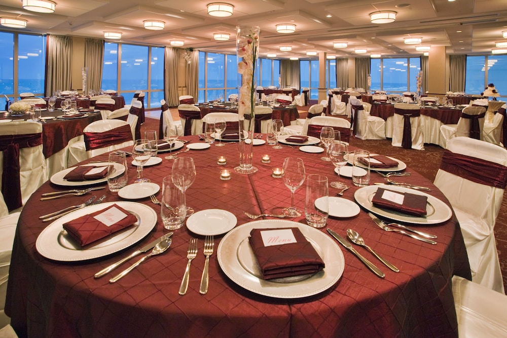 Holiday Inn & Suites Virginia Beach North Beach by IHG - photo 74