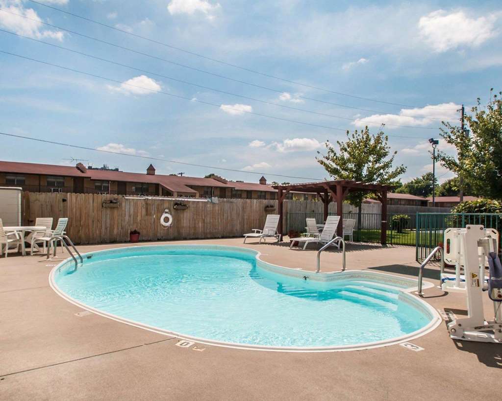 Econo Lodge Springfield I 44 - photo 16