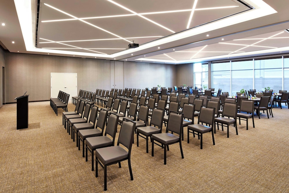 SpringHill Suites by Marriott Los Angeles Downey - photo 38