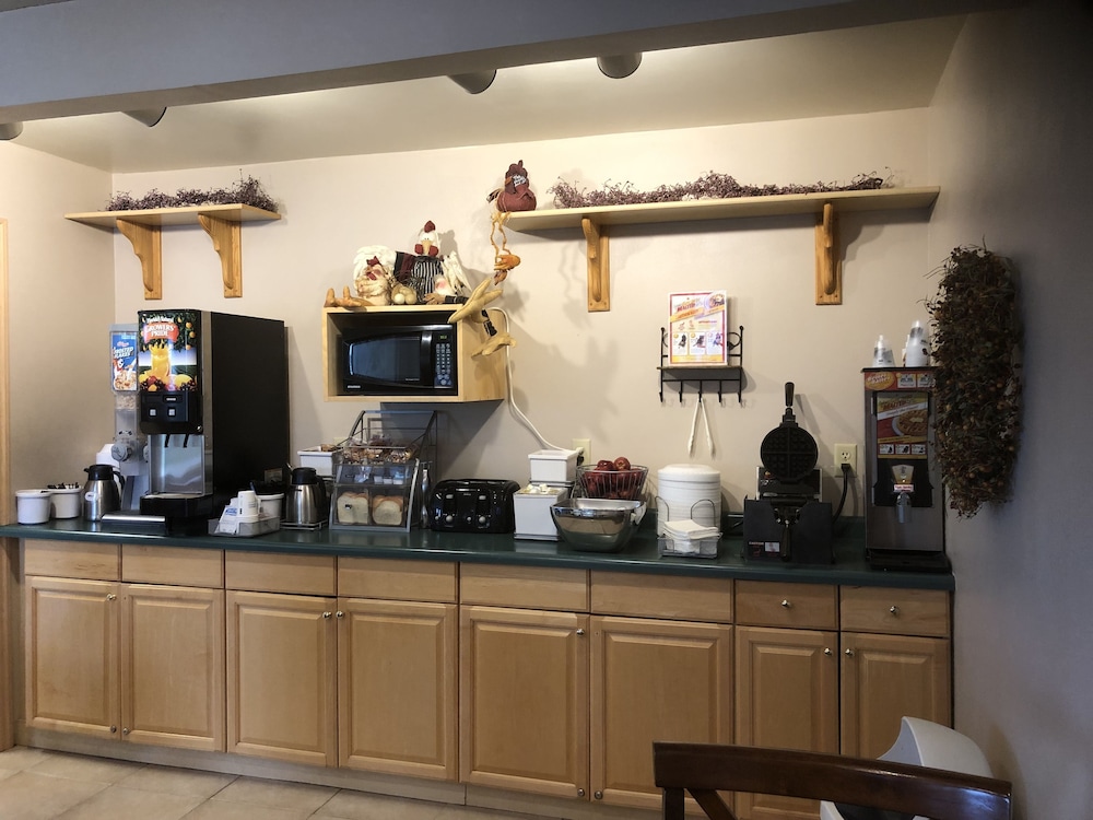 Americas Best Value Inn Onawa - photo 22