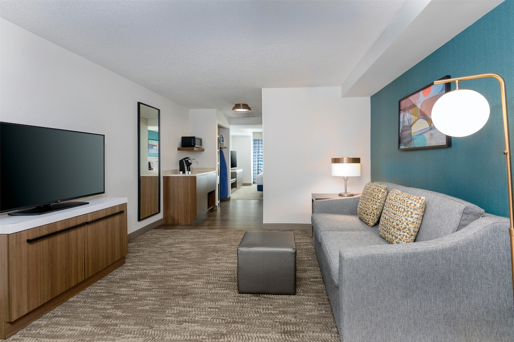 Hilton Garden Inn Buffalo Airport - photo 18