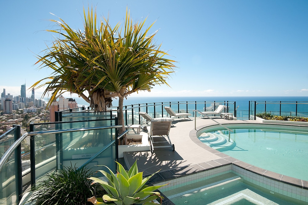 Wave Apartments Broadbeach — 4-Star Luxury Hotel in Broadbeach, Australia