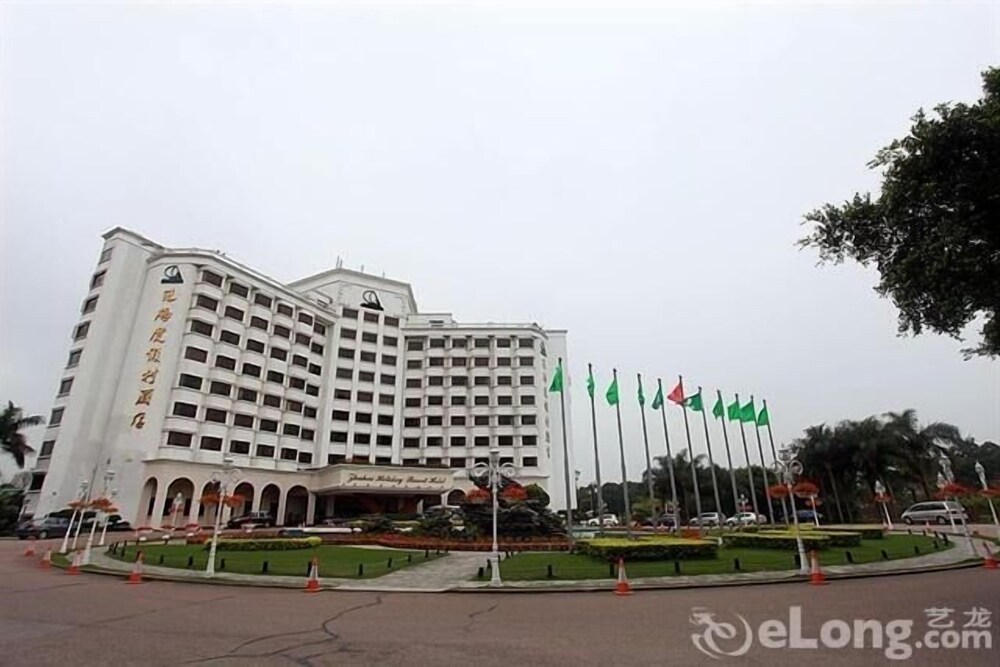 Zhuhai Holiday Resort — 5-Star Luxury Hotel in Zhuhai, People's Republic of China