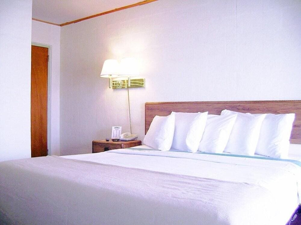 Economy Inn Chillicothe - photo 9