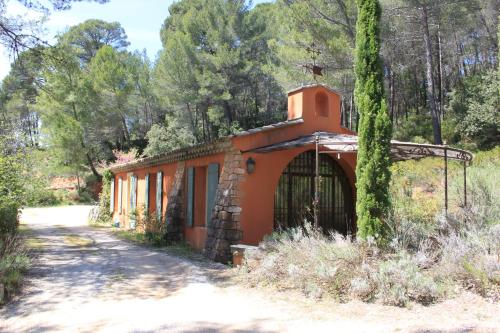 La Petite Yolande - carbon neutral hotel in Aix-En-Provence
