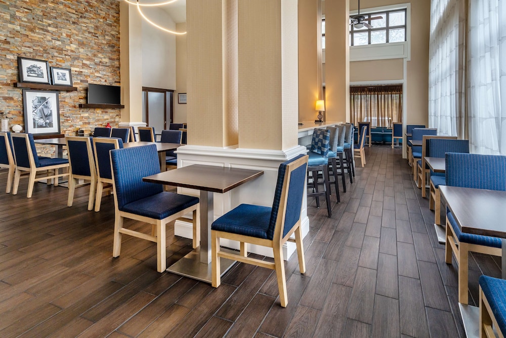 Hampton Inn & Suites Nashville Vanderbilt Elliston Place - photo 30