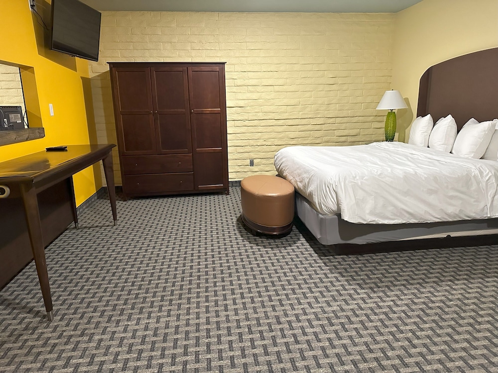 Historic Cow Palace Inn - photo 6