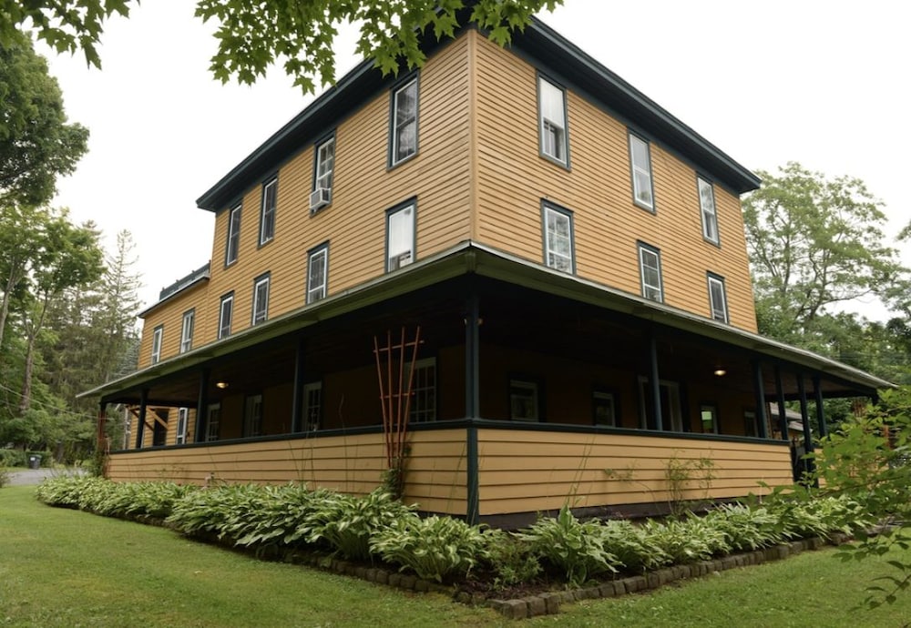 The Woodbine Inn - photo 49