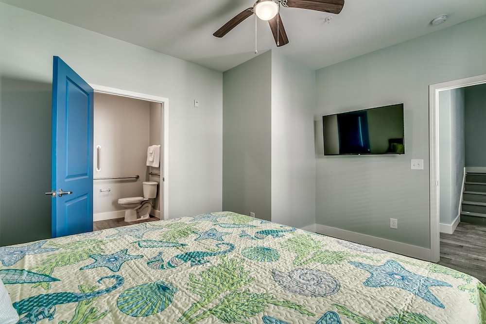 Together Resorts Cherry Grove Resort at 5401 A N Ocean Blvd - photo 3