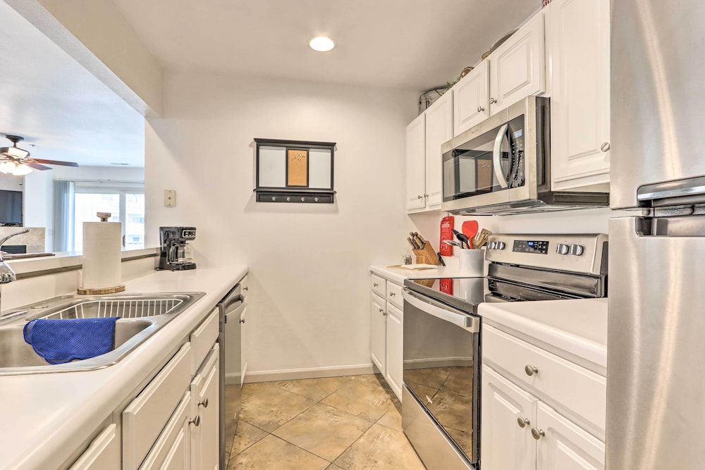 Parkview Bay Condo: Resort Pools & Lake View - photo 10