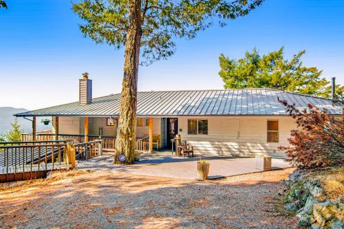 Buck Mountain Home — 4-Star Luxury Hotel in Buckhorn, United States