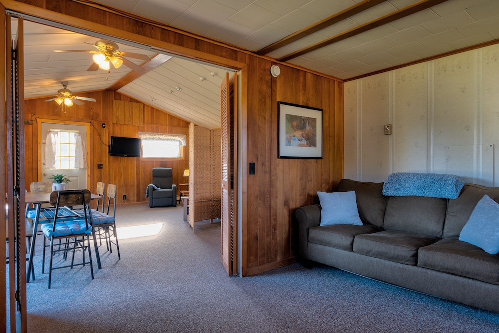 Gale River Motel - photo 39
