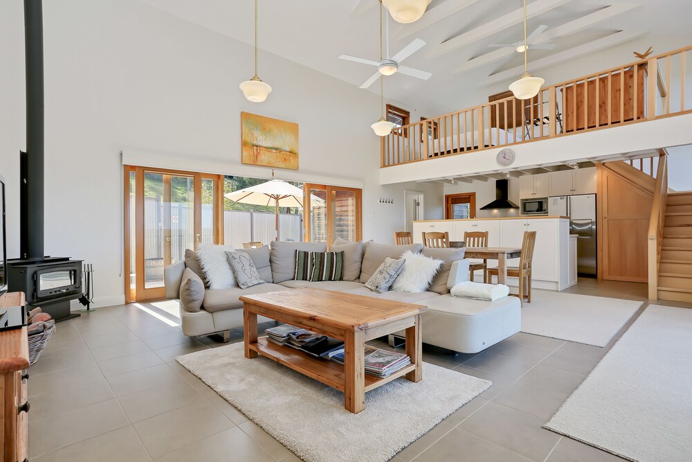 Seascape Retreat — 5-Star Luxury Hotel in Victor Harbor, Australia