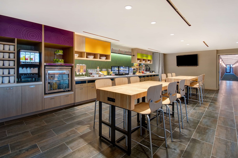 Home2 Suites by Hilton Las Vegas North - photo 42