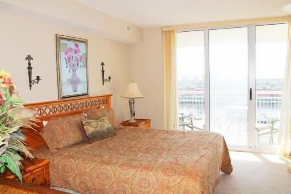 North Tower Apartment 207 - photo 2