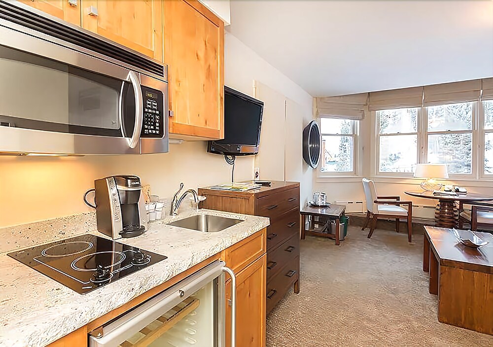 Columbia Hotel - photo 17