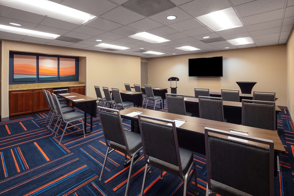 Hampton Inn & Suites El Paso Airport - photo 62