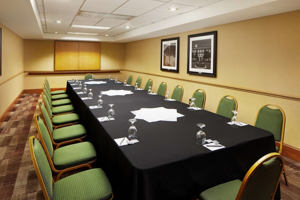 Embassy Suites by Hilton Greensboro Airport - photo 35