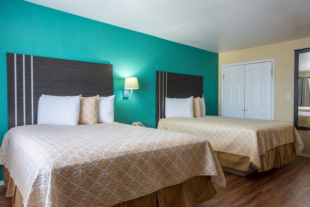 Pinn Road Inn and Suites - photo 11