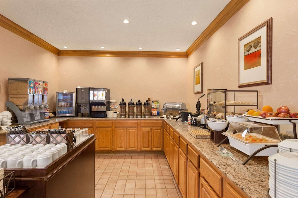 Country Inn & Suites by Radisson Biloxi Ocean Springs MS - photo 12