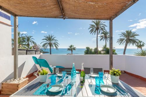 Vistamar 2: Primera lA nea de mar con gran terraza — 4-Star Luxury Hotel in Sitges, Spain