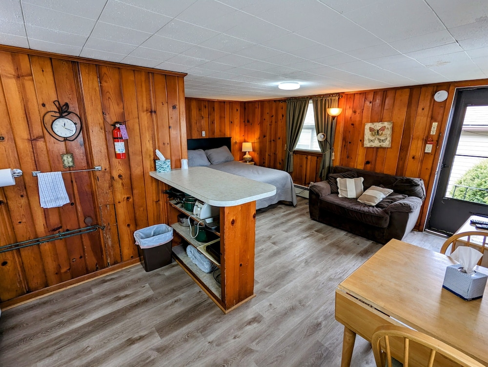 Riverside Motel - photo 25