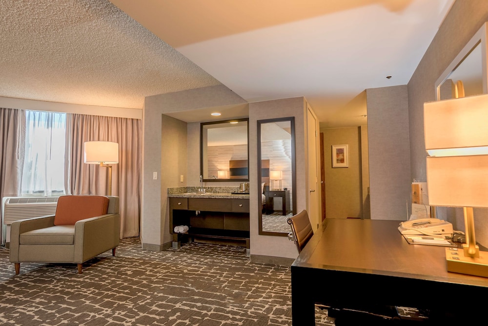 DoubleTree by Hilton Denver Aurora - photo 8