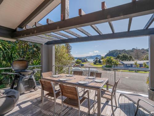 Flaxmill Treasure Cooks Beach Holiday Home — 4-Star Luxury Hotel in Whitianga, New Zealand