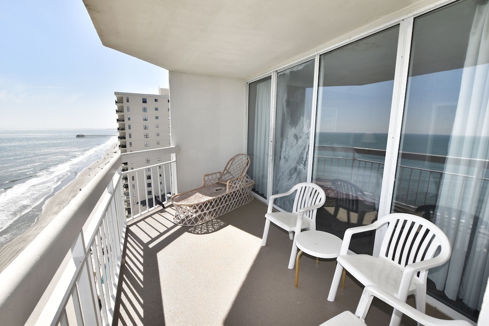 1412 Waters Edge Resort 3 Bedroom Condo by RedAwning - photo 25