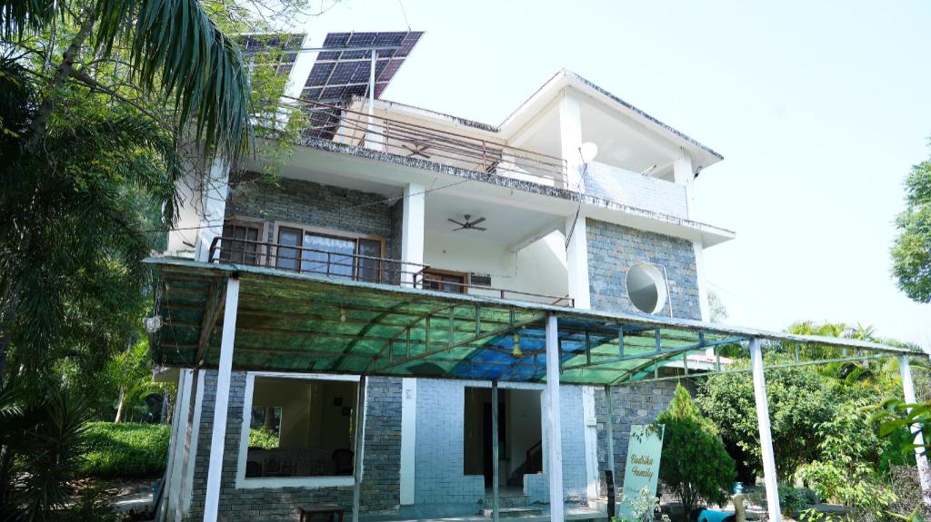 Badrika Farm S — Rewa