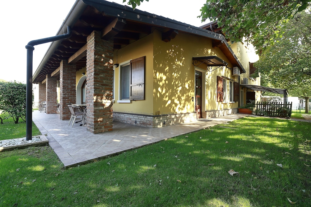 Agriturismo Da Giovanni — 4-Star Luxury Hotel in Peschiera Del Garda, Italy