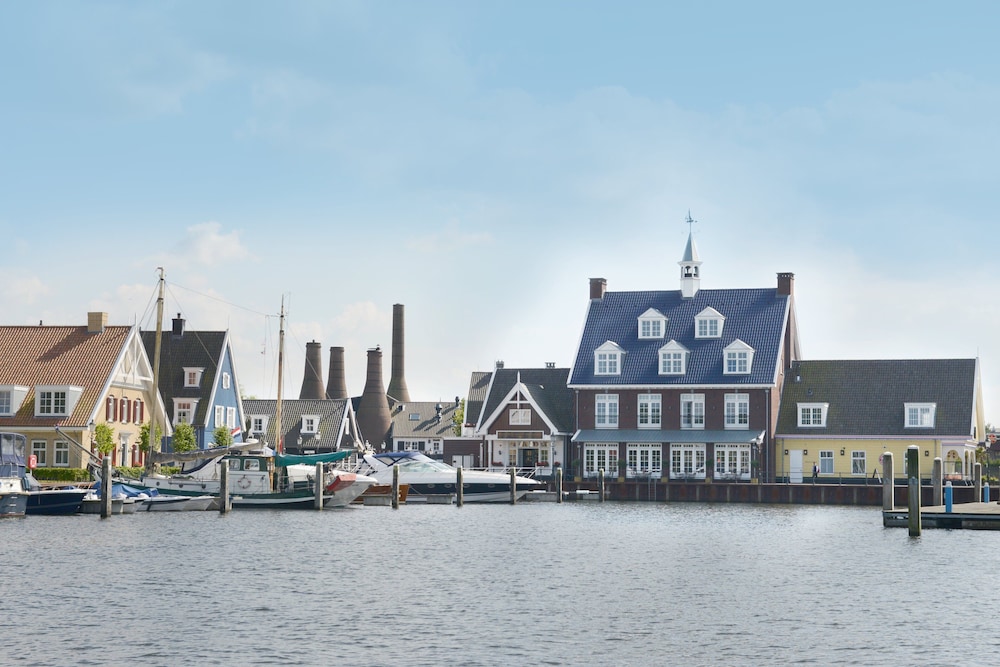 Fletcher Nautisch Kwartier — 4-Star Luxury Hotel in Huizen, Netherlands