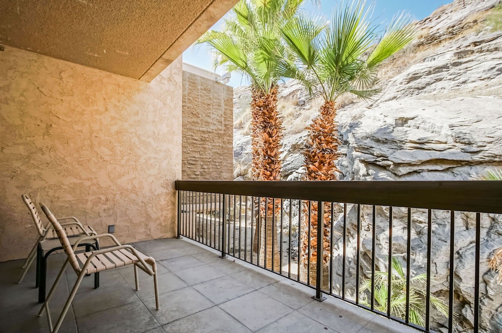Palm Springs Tennis Club - photo 49
