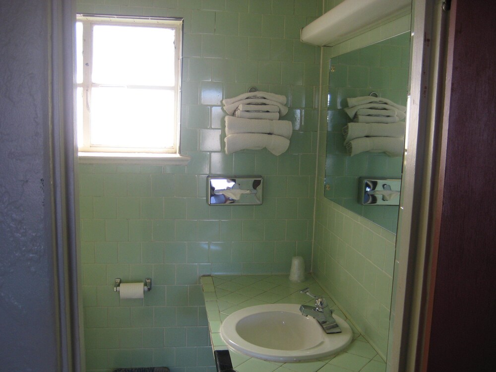 El Capitan Motel - photo 48