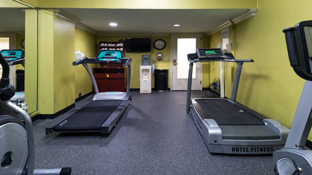 Holiday Inn Hotel & Suites Warren by IHG - photo 30