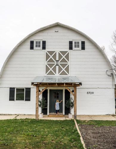 Barn of Three Oaks near Lake Michigan and Journeyman — hotel in Three Oaks