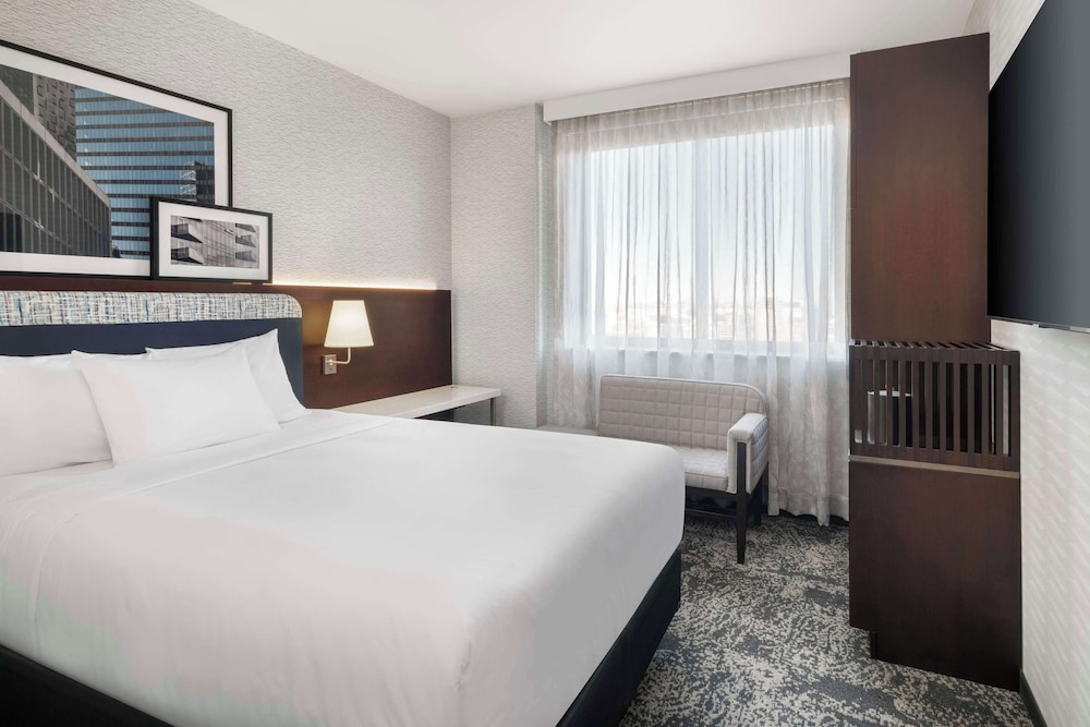 DoubleTree by Hilton Long Island City NY - photo 14